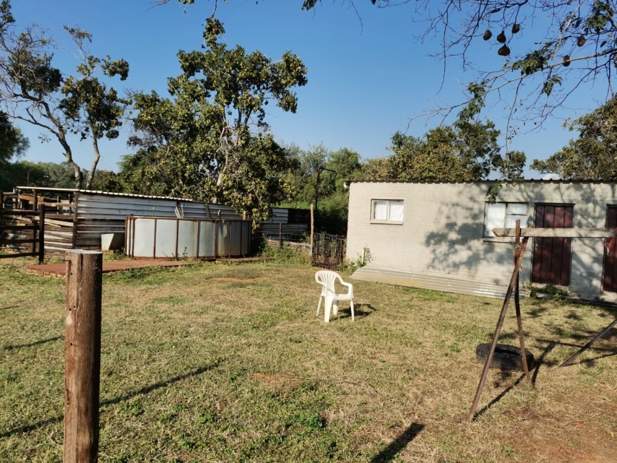6 Bedroom Property for Sale in Lusthof Gauteng