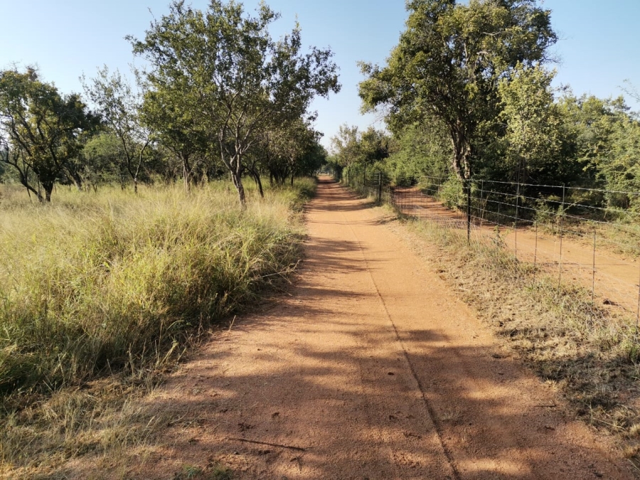 6 Bedroom Property for Sale in Lusthof Gauteng