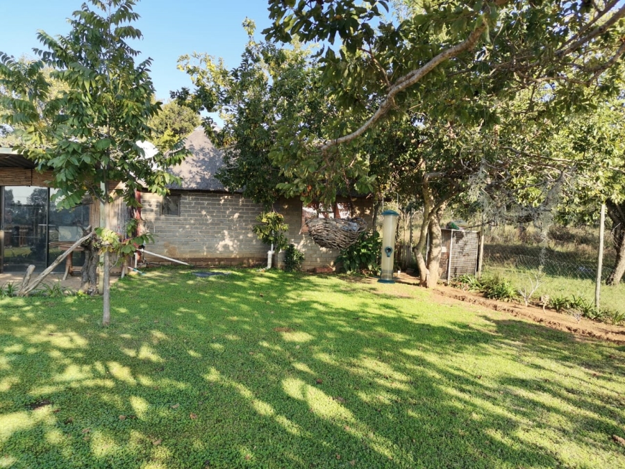 6 Bedroom Property for Sale in Lusthof Gauteng