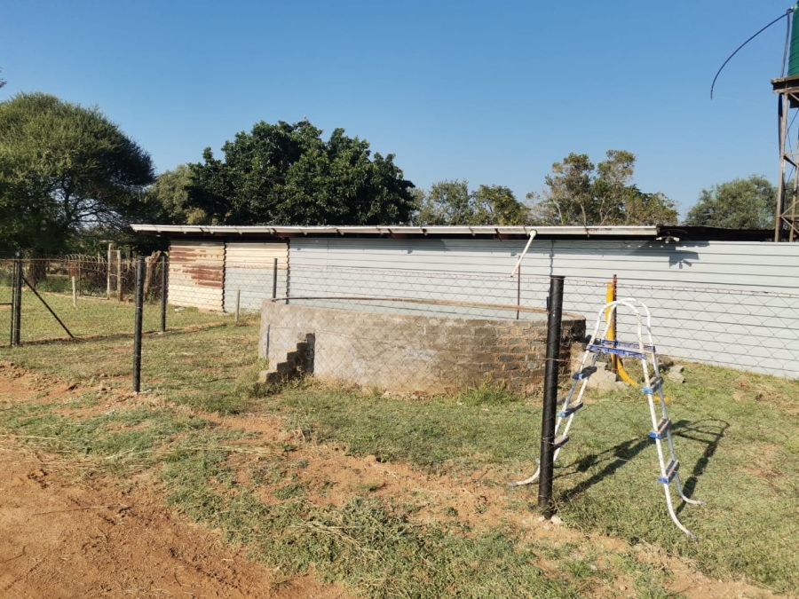 6 Bedroom Property for Sale in Lusthof Gauteng