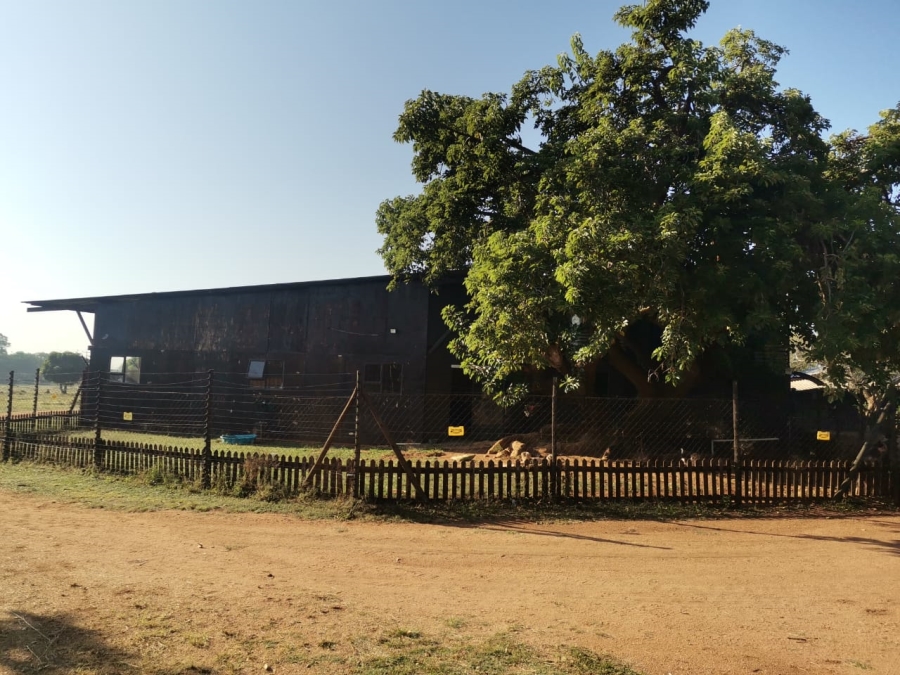 6 Bedroom Property for Sale in Lusthof Gauteng