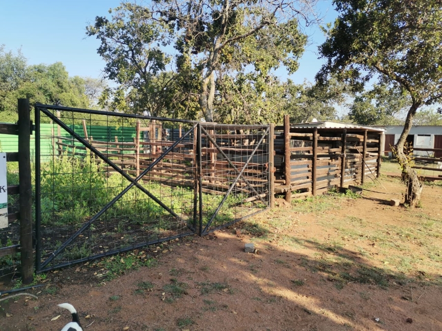 6 Bedroom Property for Sale in Lusthof Gauteng