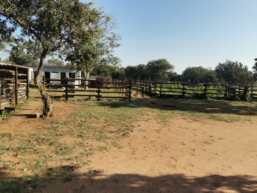 6 Bedroom Property for Sale in Lusthof Gauteng