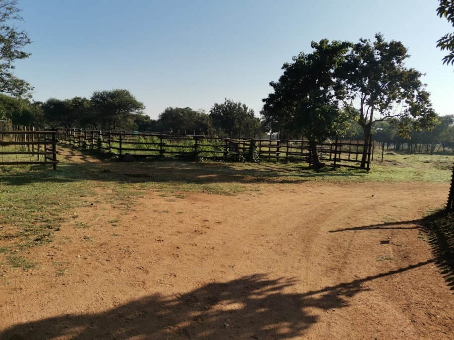 6 Bedroom Property for Sale in Lusthof Gauteng
