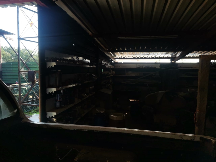 6 Bedroom Property for Sale in Lusthof Gauteng