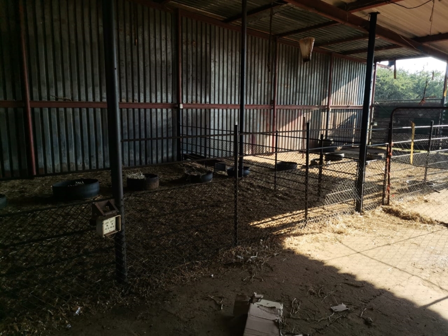 6 Bedroom Property for Sale in Lusthof Gauteng