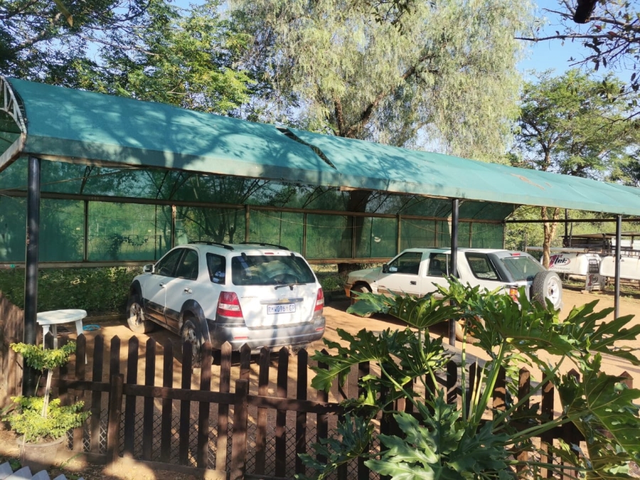6 Bedroom Property for Sale in Lusthof Gauteng