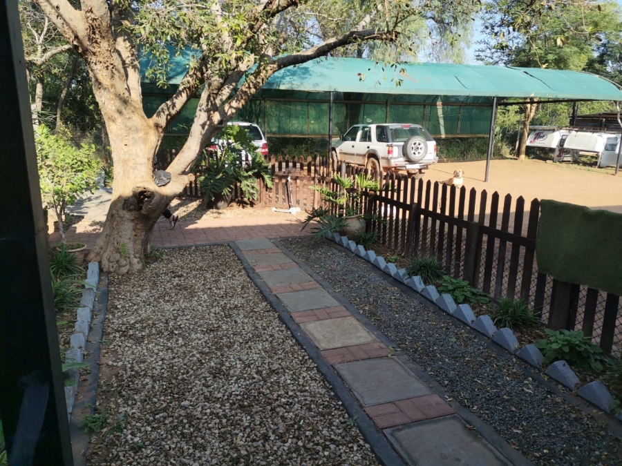 6 Bedroom Property for Sale in Lusthof Gauteng