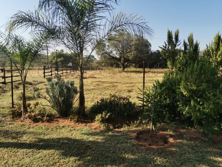 6 Bedroom Property for Sale in Lusthof Gauteng