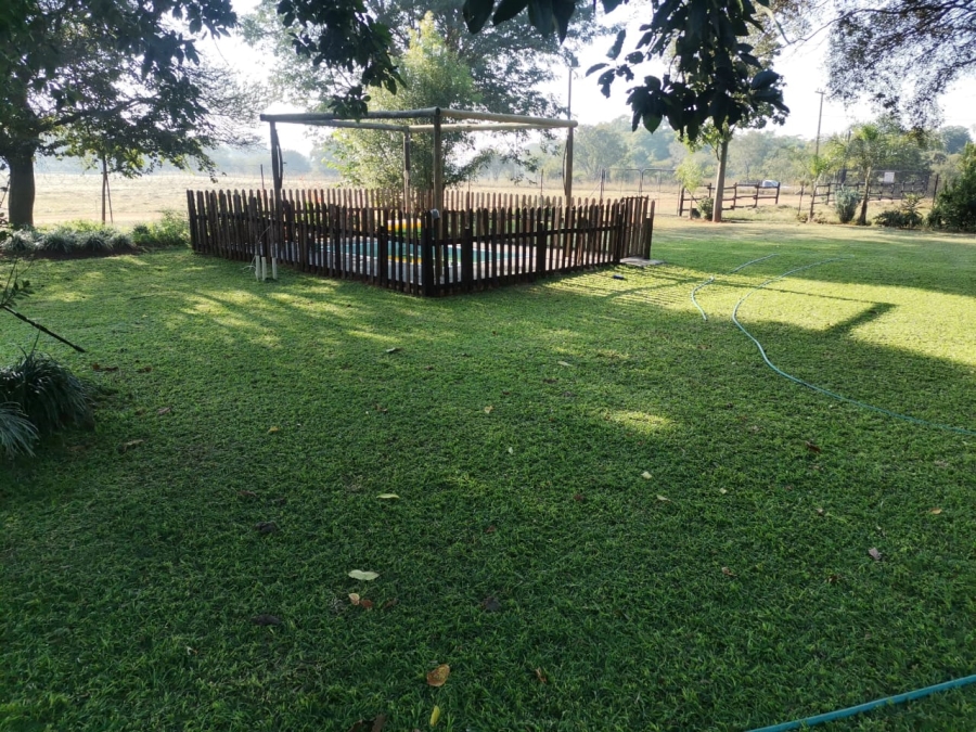6 Bedroom Property for Sale in Lusthof Gauteng