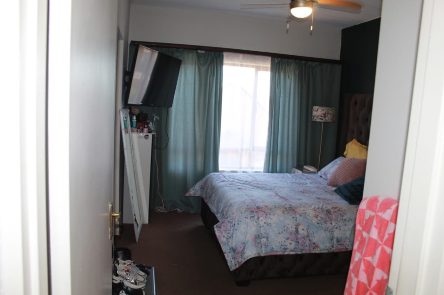 2 Bedroom Property for Sale in Douglasdale Gauteng