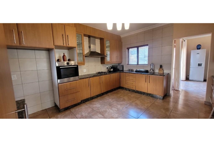 To Let 5 Bedroom Property for Rent in Carlswald North Estate Gauteng