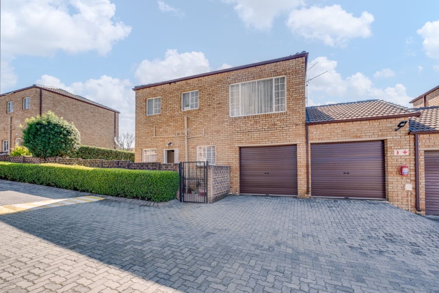 3 Bedroom Property for Sale in Honeydew Manor Gauteng