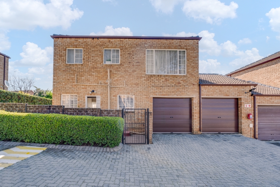 3 Bedroom Property for Sale in Honeydew Manor Gauteng