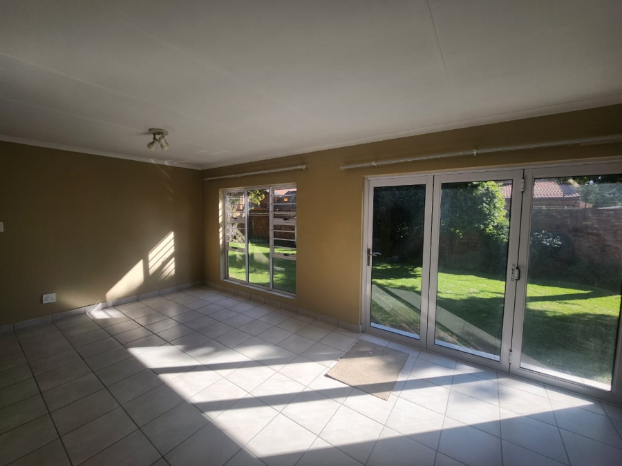 To Let 3 Bedroom Property for Rent in Ravenswood Gauteng