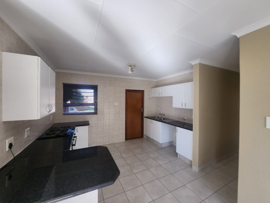 To Let 3 Bedroom Property for Rent in Ravenswood Gauteng