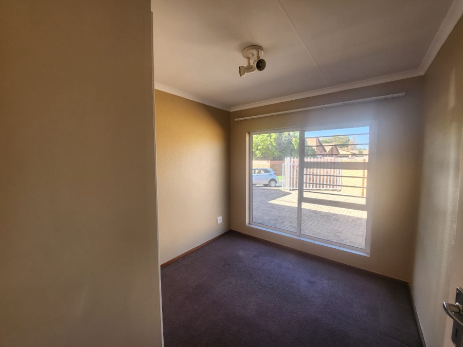 To Let 3 Bedroom Property for Rent in Ravenswood Gauteng