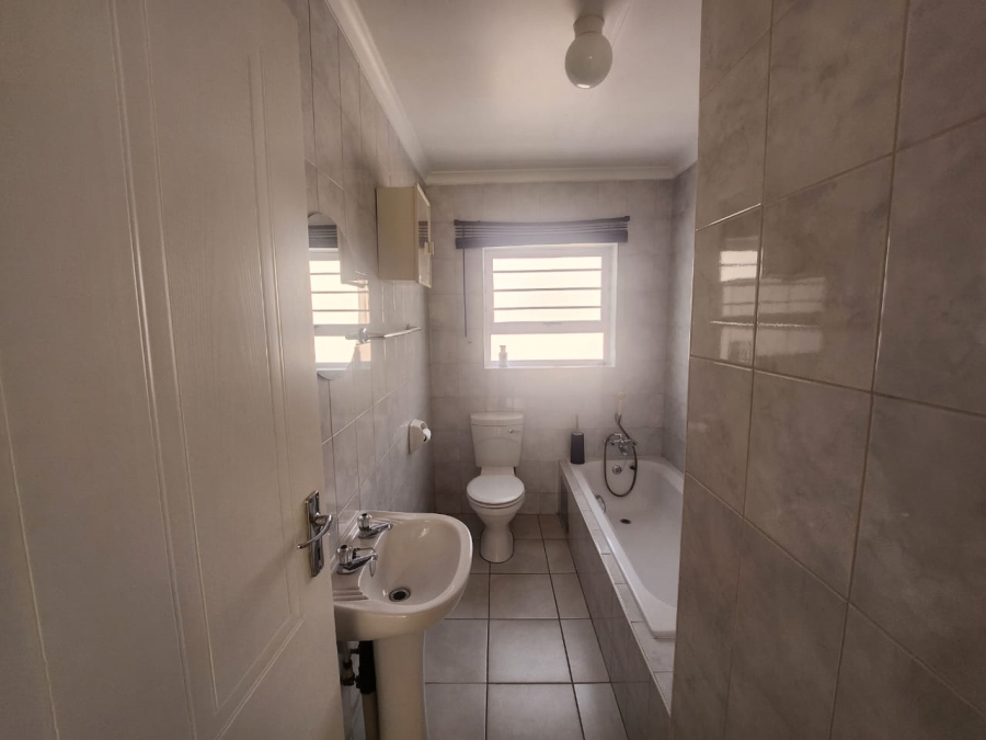 To Let 3 Bedroom Property for Rent in Ravenswood Gauteng