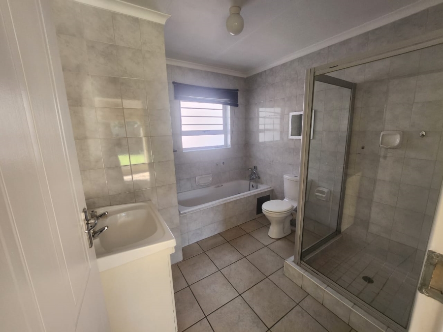 To Let 3 Bedroom Property for Rent in Ravenswood Gauteng