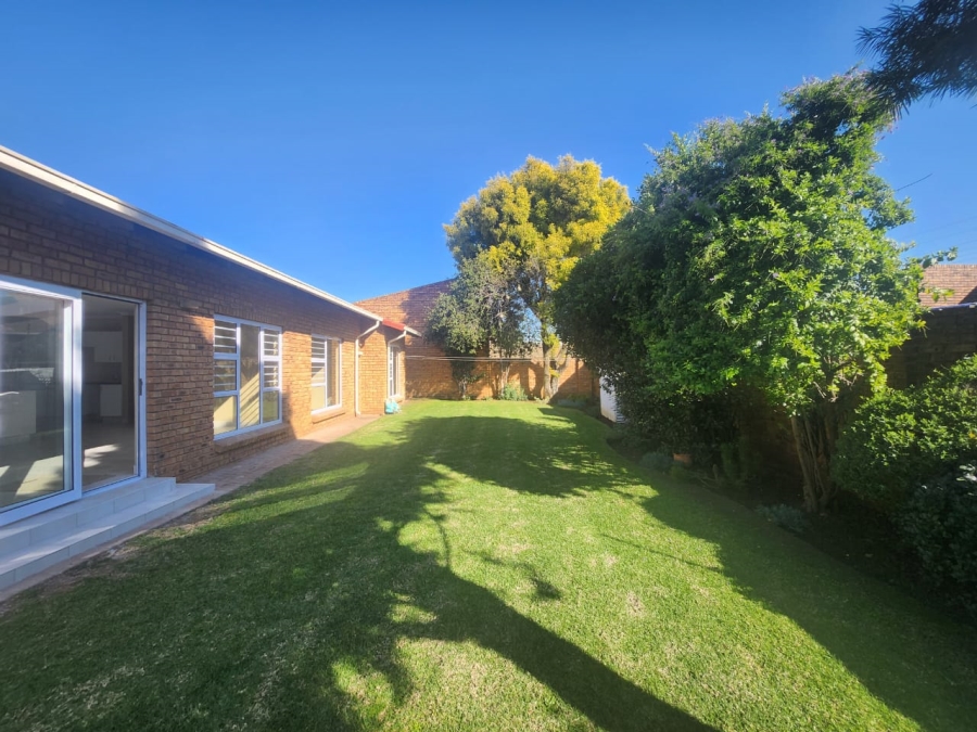 To Let 3 Bedroom Property for Rent in Ravenswood Gauteng