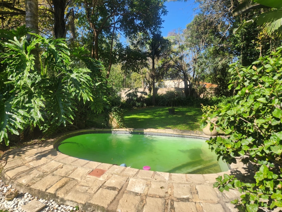 10 Bedroom Property for Sale in Glen Austin Gauteng