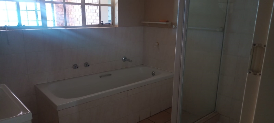 1 Bedroom Property for Sale in Ferndale Gauteng