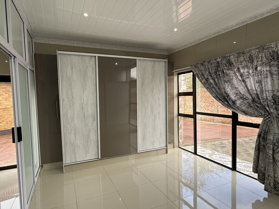 To Let 2 Bedroom Property for Rent in Parkdene Gauteng