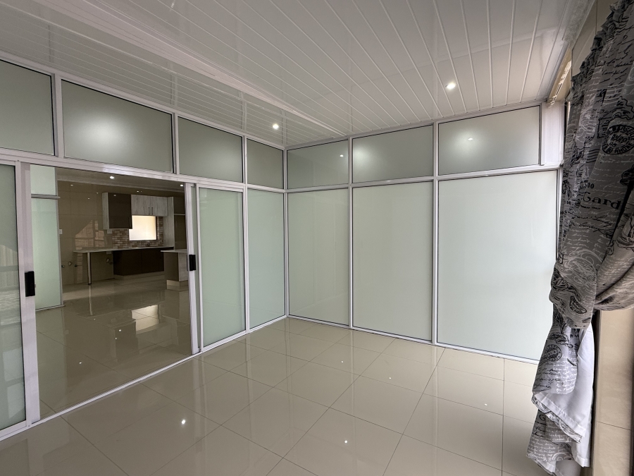 To Let 2 Bedroom Property for Rent in Parkdene Gauteng