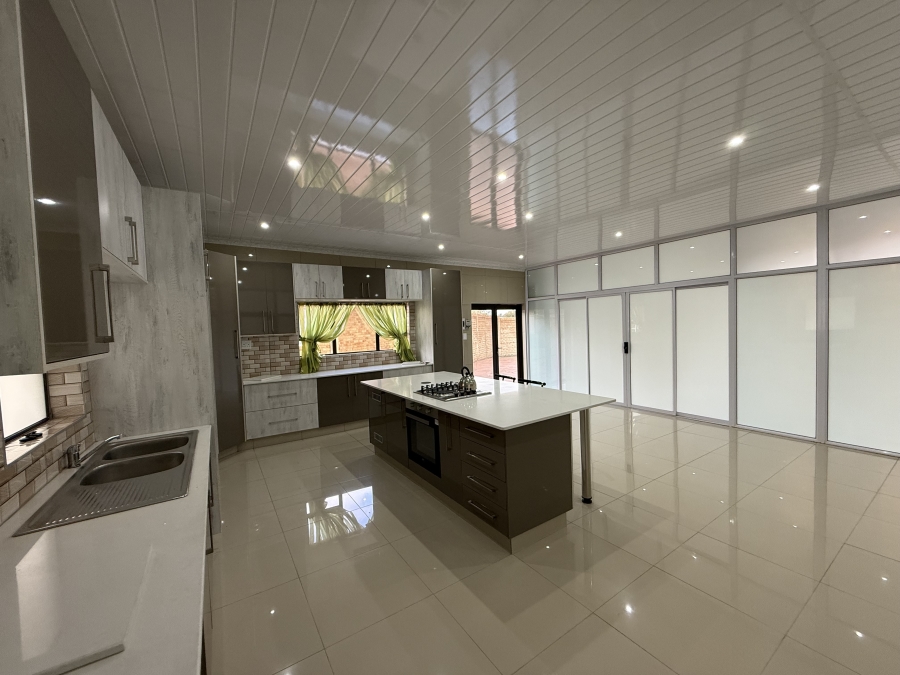 To Let 2 Bedroom Property for Rent in Parkdene Gauteng
