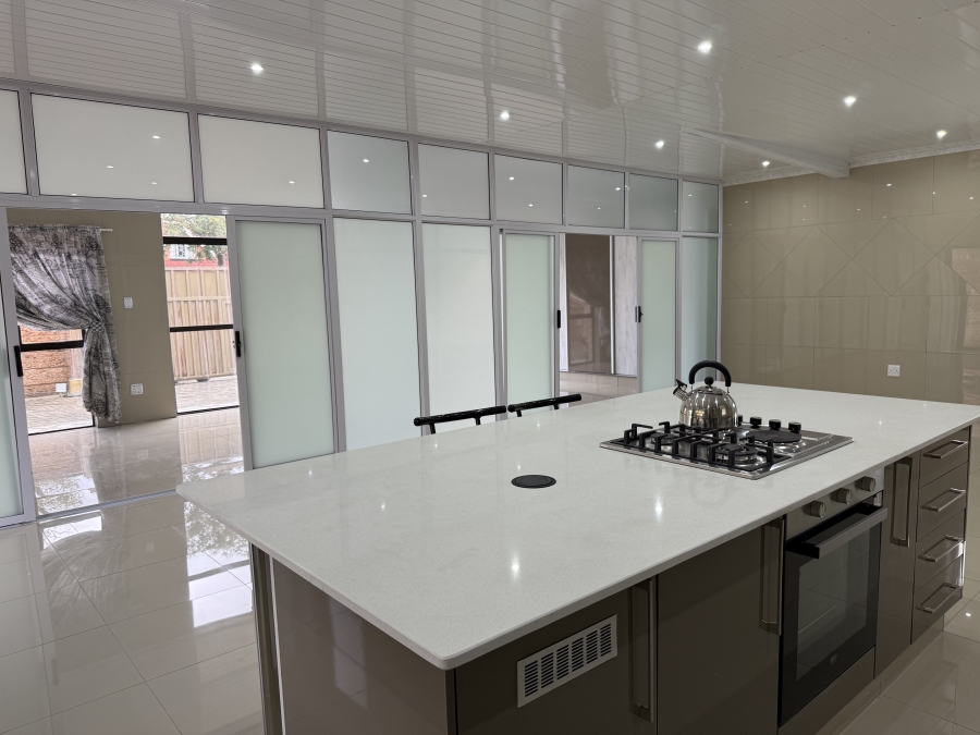 To Let 2 Bedroom Property for Rent in Parkdene Gauteng