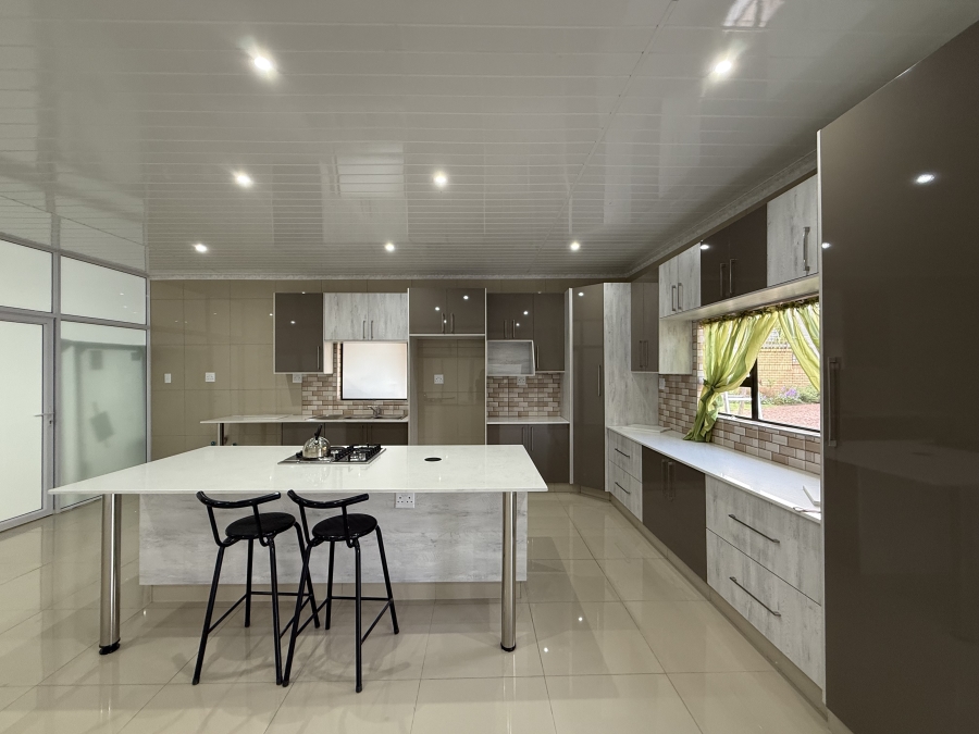 To Let 2 Bedroom Property for Rent in Parkdene Gauteng
