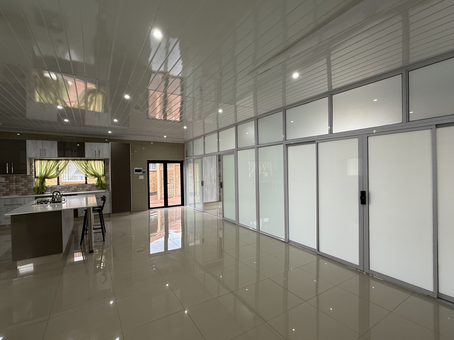To Let 2 Bedroom Property for Rent in Parkdene Gauteng