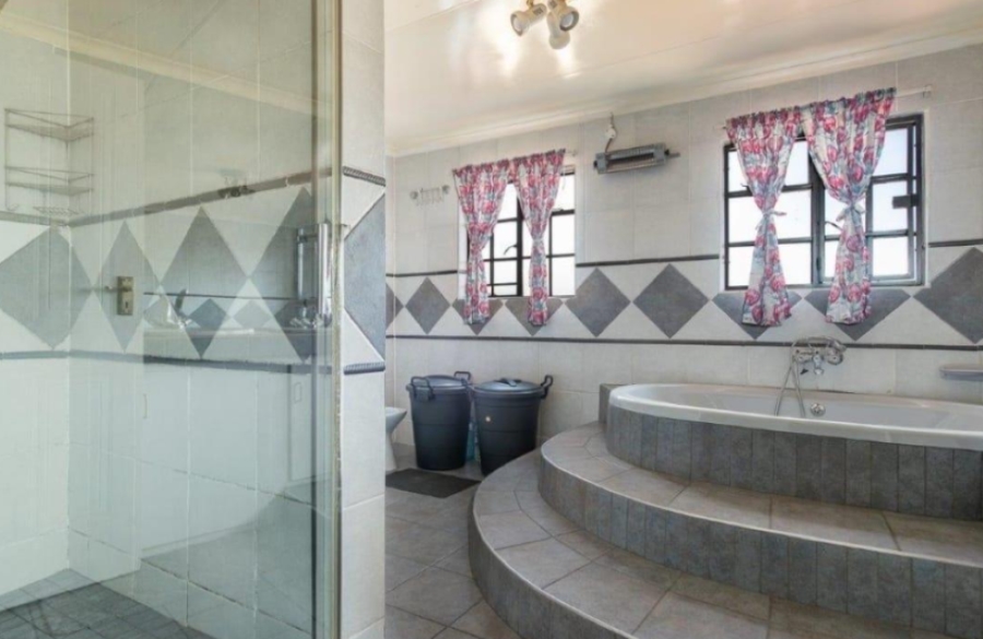 5 Bedroom Property for Sale in Winchester Hills Gauteng