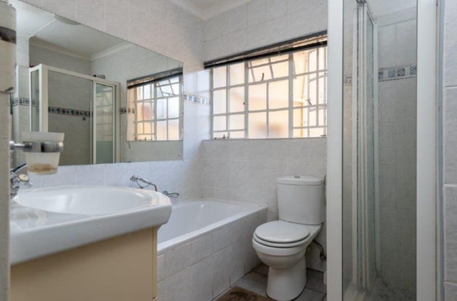 5 Bedroom Property for Sale in Winchester Hills Gauteng