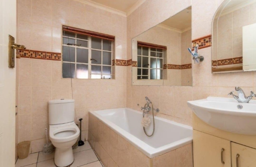 5 Bedroom Property for Sale in Winchester Hills Gauteng