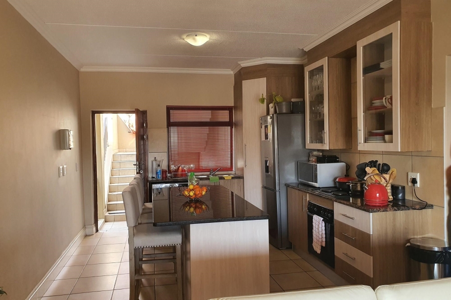 2 Bedroom Property for Sale in Greenstone Hill Gauteng