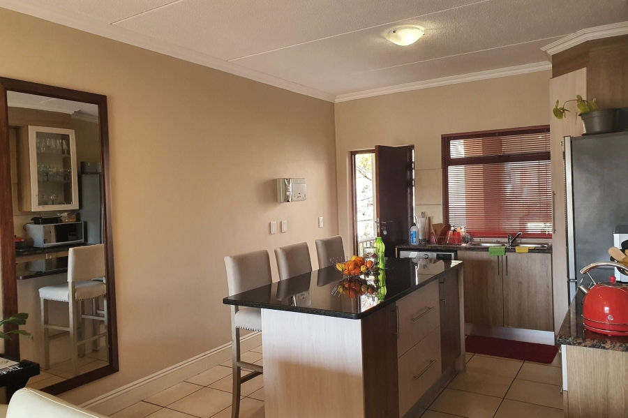2 Bedroom Property for Sale in Greenstone Hill Gauteng