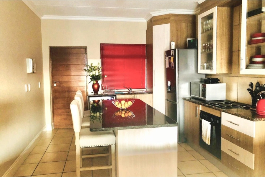 2 Bedroom Property for Sale in Greenstone Hill Gauteng