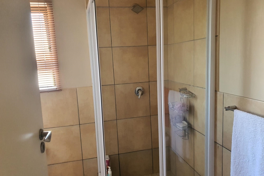 2 Bedroom Property for Sale in Greenstone Hill Gauteng