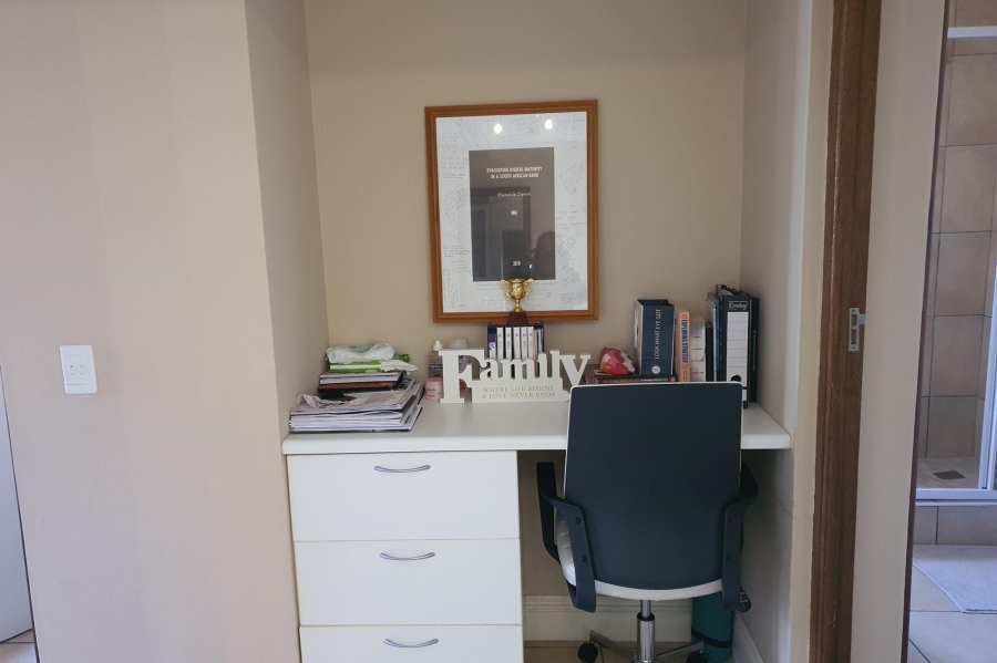 2 Bedroom Property for Sale in Greenstone Hill Gauteng