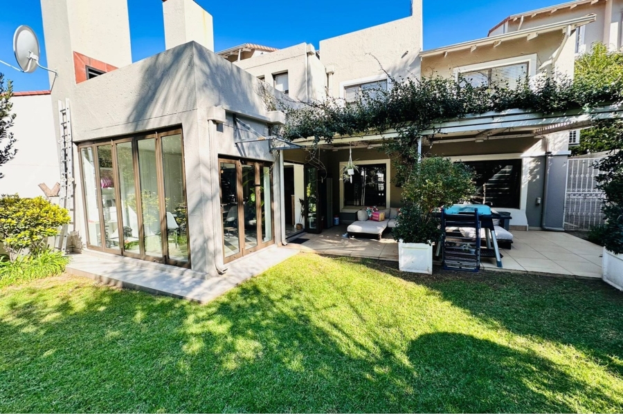 2 Bedroom Property for Sale in Bryanston Gauteng