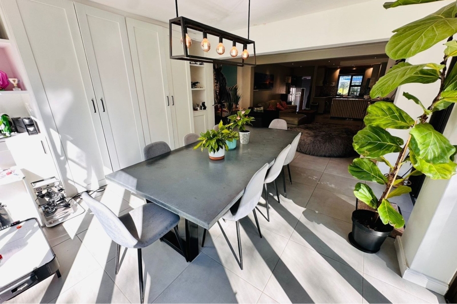 2 Bedroom Property for Sale in Bryanston Gauteng