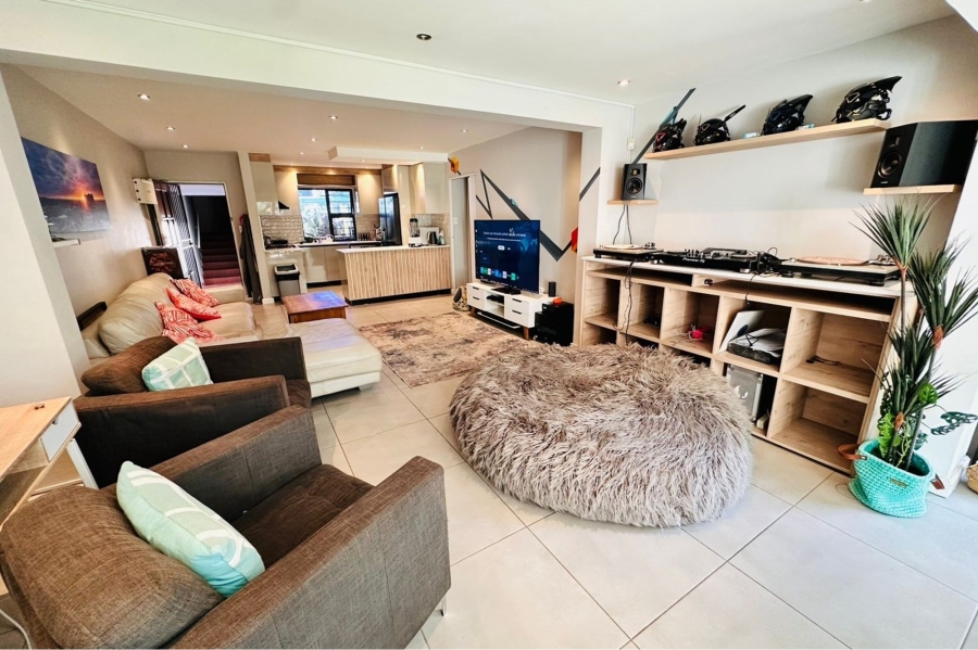 2 Bedroom Property for Sale in Bryanston Gauteng