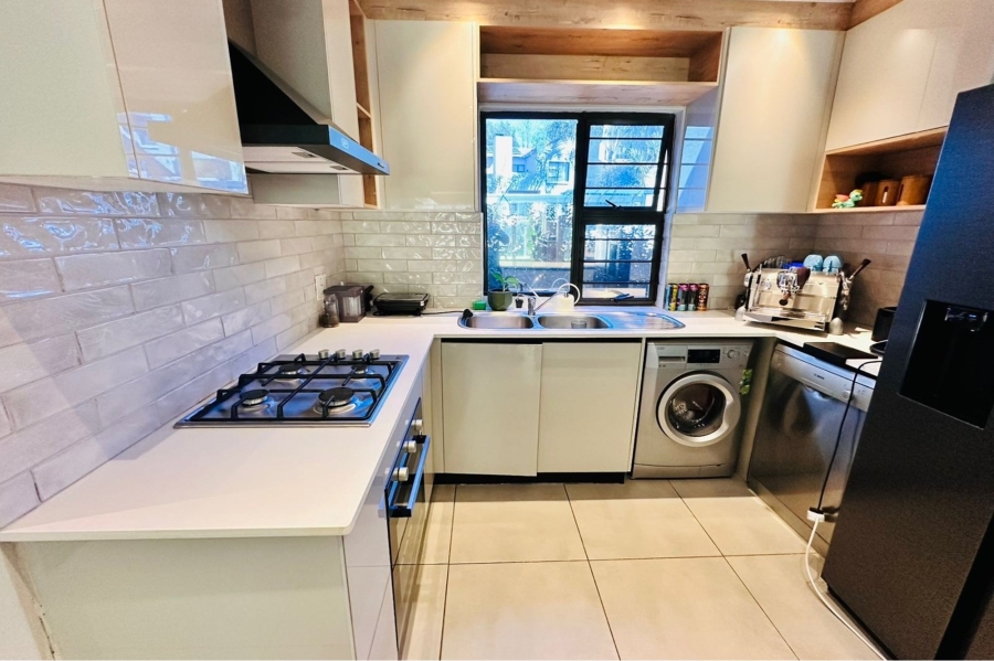 2 Bedroom Property for Sale in Bryanston Gauteng
