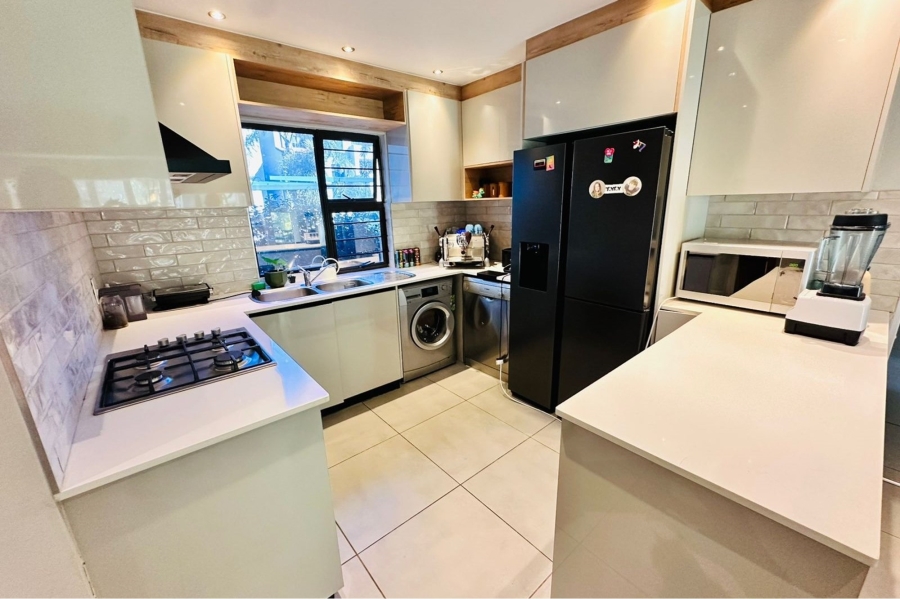 2 Bedroom Property for Sale in Bryanston Gauteng