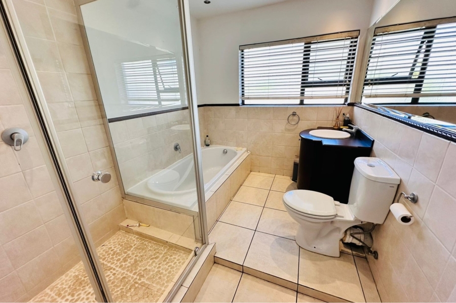 2 Bedroom Property for Sale in Bryanston Gauteng