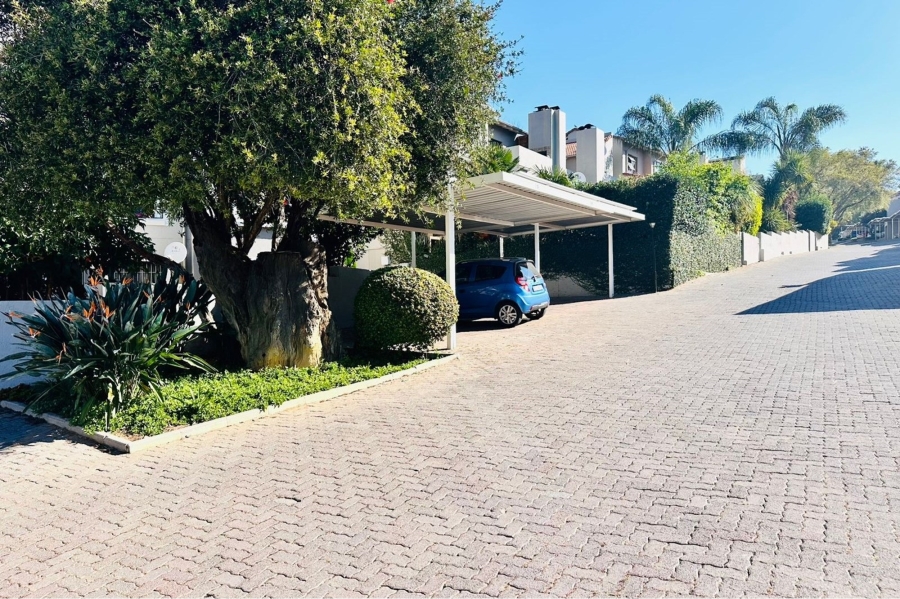 2 Bedroom Property for Sale in Bryanston Gauteng