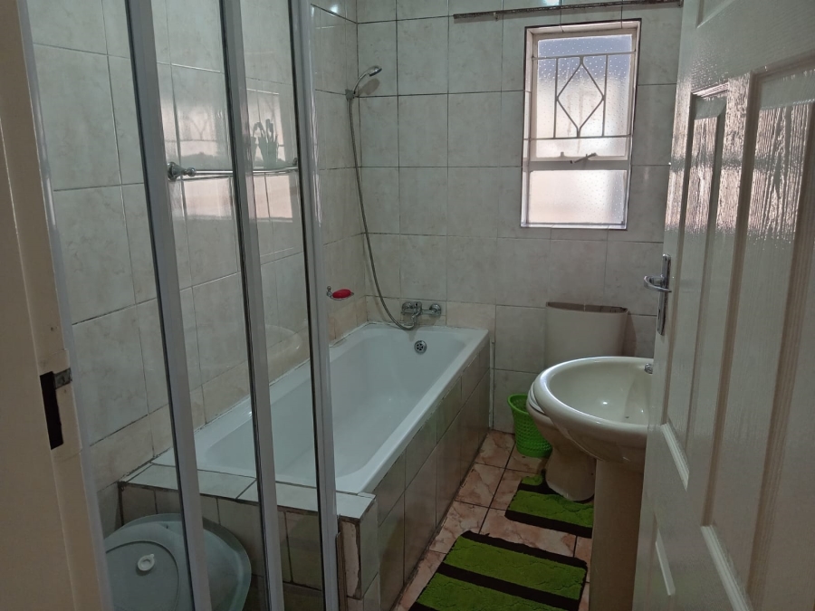 2 Bedroom Property for Sale in Florida Gauteng