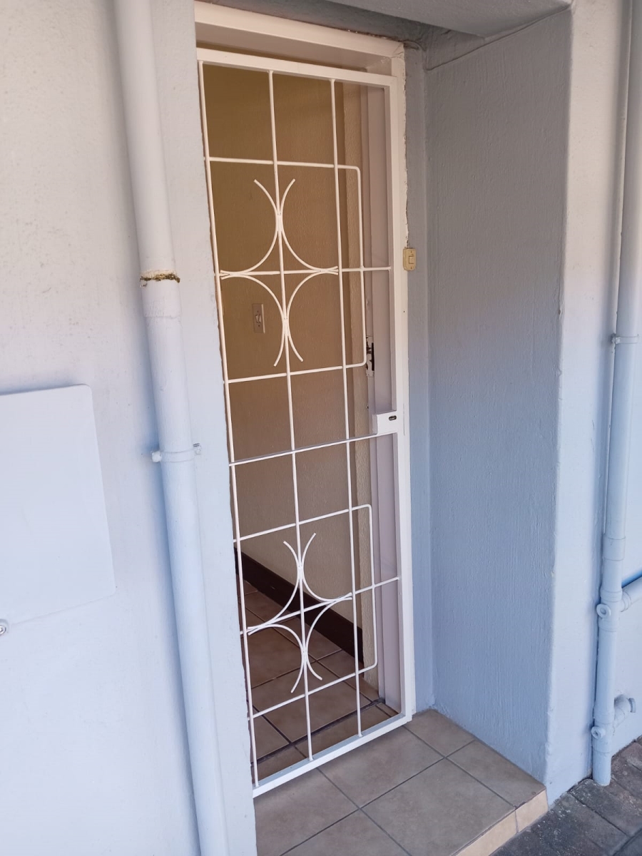 2 Bedroom Property for Sale in Florida Gauteng