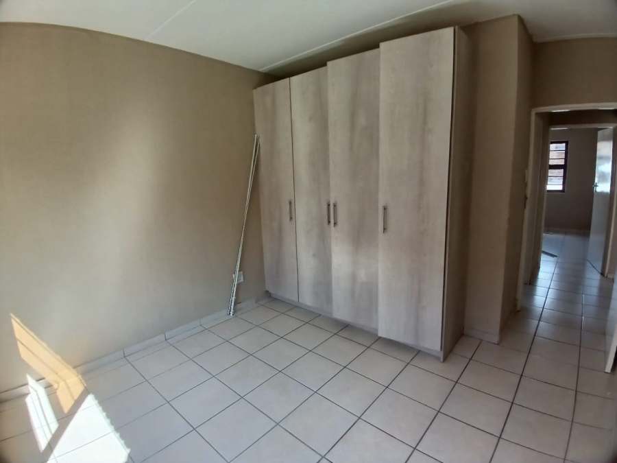 To Let 2 Bedroom Property for Rent in Karenpark Gauteng